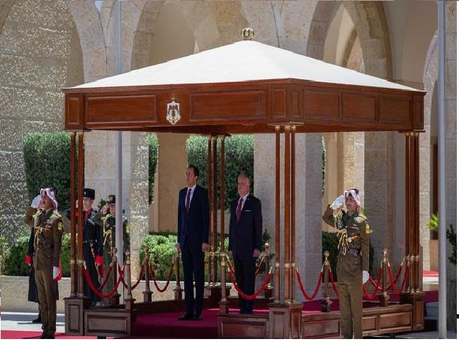 الملك يستقبل الرئيس القبرصي بقصر الحسينية