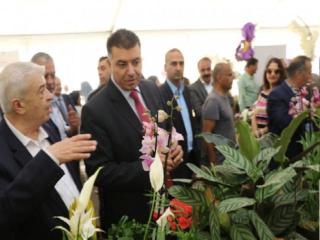 وزير الزراعة:يفتتح مهرجان الزهور والمنتجات الريفية