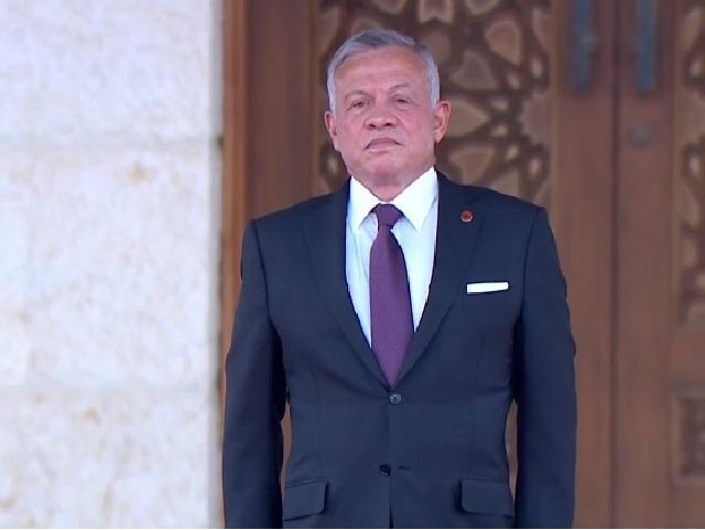 الملك يغادر إلى مصر