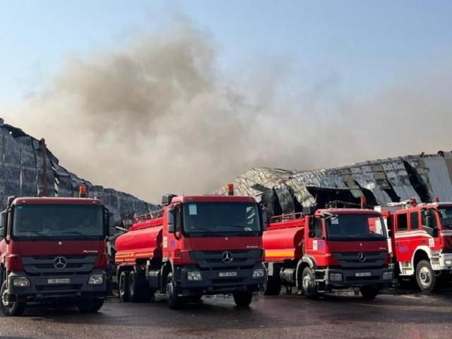 الأمن:السيطرة على حريق مستودعات بالعقبة