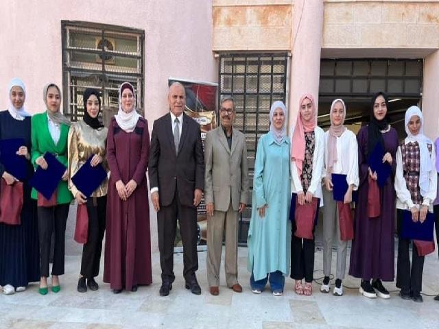 الكلية الجامعية ترعى احتفال مدرسة أبو علندا الثانوية للبنات