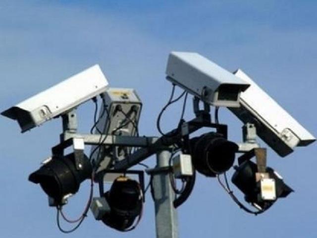 كاميرات المراقبة تسجل مخالفات السير