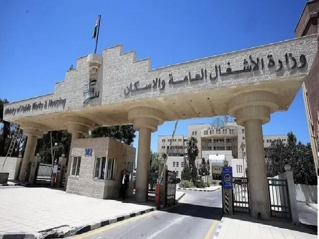 تحويل السير بشكل جزئي ومؤقت قرب جسر الكلية العسكرية عمان-الزرقاء