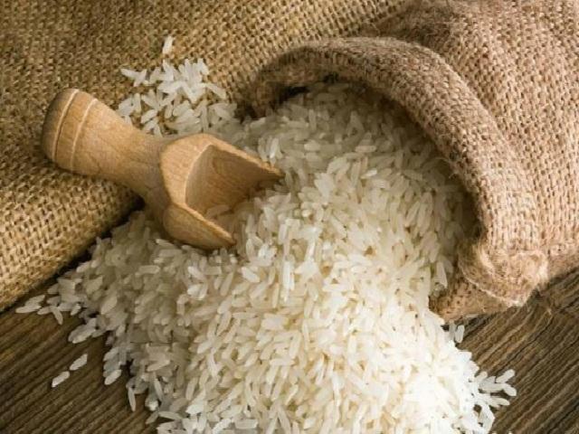 حماية المستهلك تطمئن الأردنيين: مادة الأرز في الأسواق