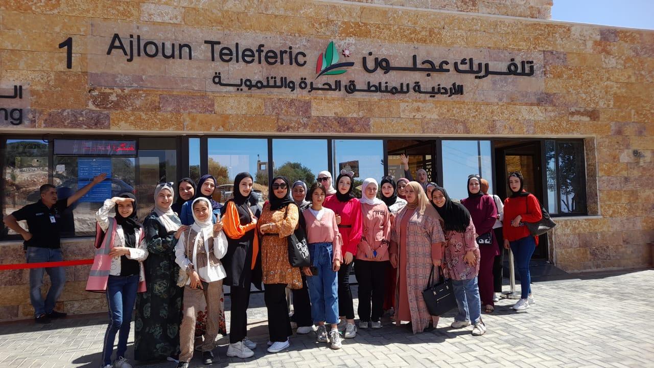 شابات صخرة يزور التلفريك وقلعة عجلون