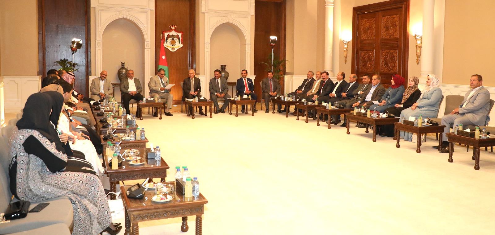 العيسوي يلتقي عددا من الوفود في الديوان الملكي الهاشمي. 