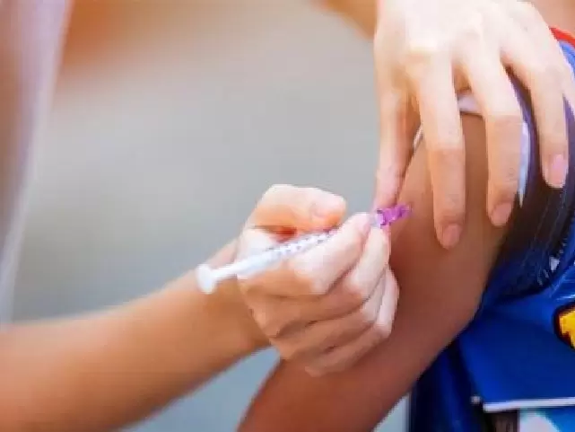 الصحه : برنامج التطعيم يستهدف أكثر من مليون شخص