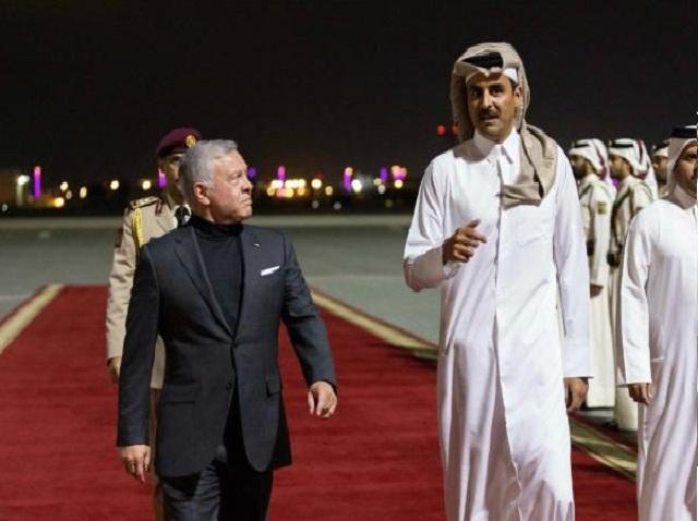 الملك لأمير قطر: ضرورة تكثيف الجهود لوقف التصعيد في غزة