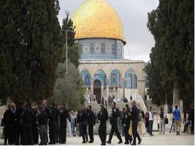 سلطات الاحتلال تغلق المسجد الأقصى