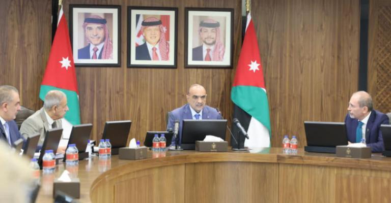 الحكومة تخصص 45 ألف طن من المساعدات لأهل الضفة وغزة