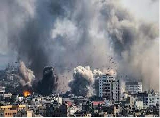 غزة تطالب القمة العربية بقرار يوقف الحرب المجنونة