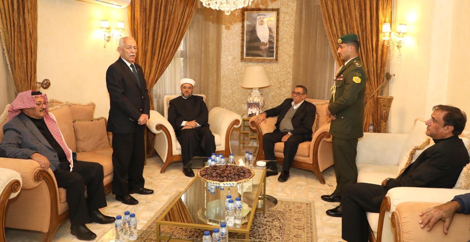رئيس الديوان الملكي الهاشمي يعزي آل اللهيمق