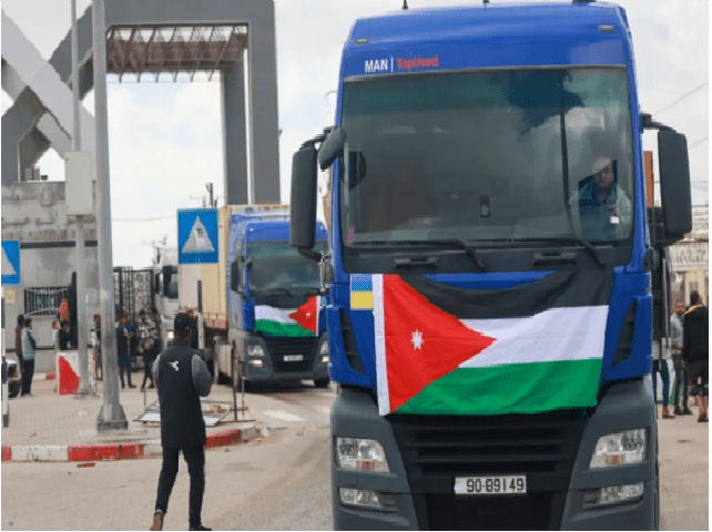 إدخال 15 شاحنة مساعدات للمُستشفى الميداني الأردني في غزة
