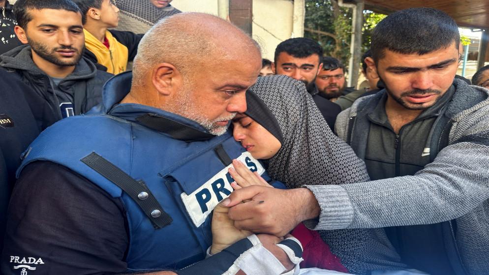 نقابة الصحفيين المصريين : تسهيل إدخال وائل الدحدوح من قطاع غزة إلى مصر لتلقي العلاج
