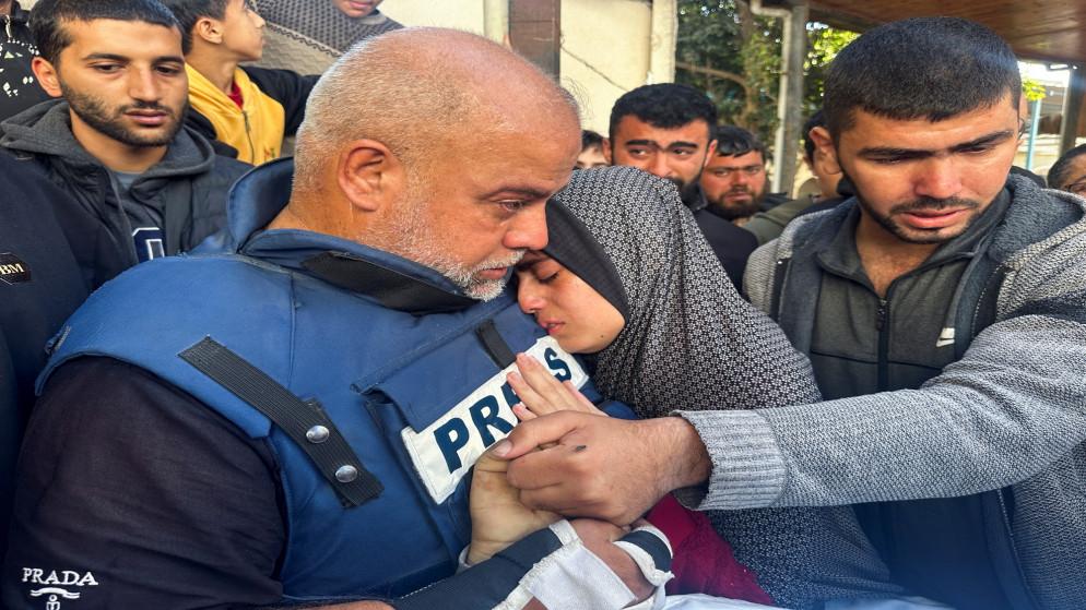 نقابة الصحفيين المصريين : تسهيل إدخال وائل الدحدوح من قطاع غزة إلى مصر لتلقي العلاج
