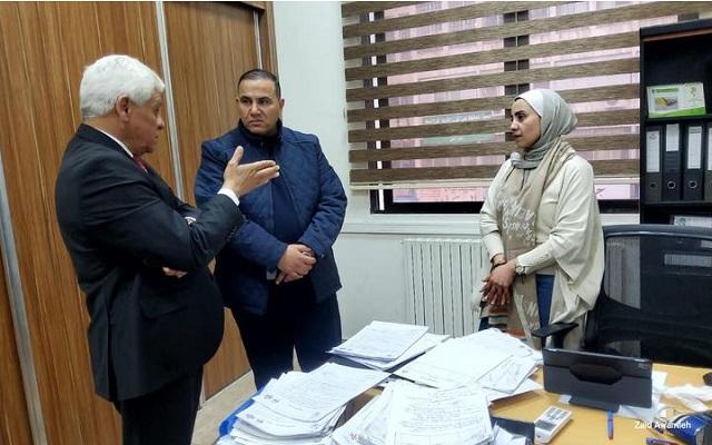 ابوقاعود يتفقد غرفة طوارئ بلدية السلط الكبرى