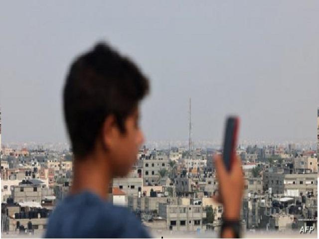 بدء العودة التدريجية لخدمات الاتصال الخلوي في غزة