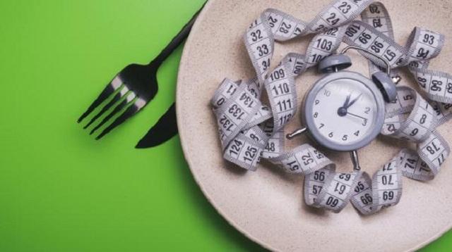 هل يقلل النظام الغذائي المحاكي للصيام من علامات الشيخوخة ؟