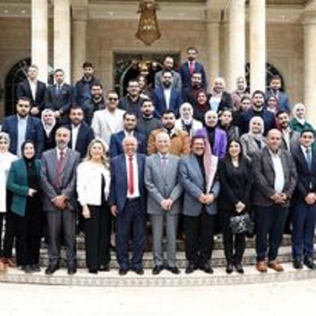 رئيس الديوان الملكي الهاشمي يلتقي وفدا من محافظة الزرقاء