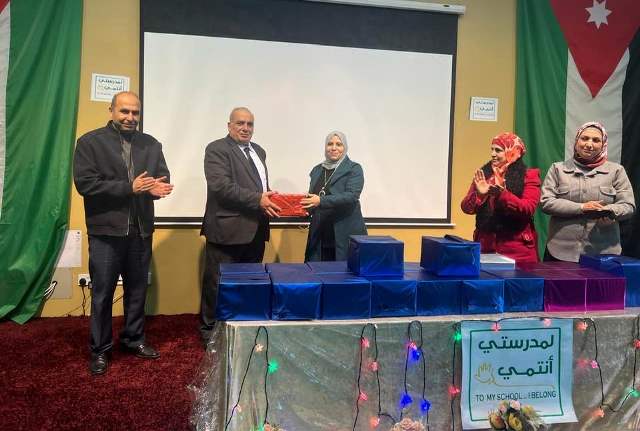 تكريم الهيئة الادارية والتدريسية في مدرسة حطين بمناسبة عيد الام