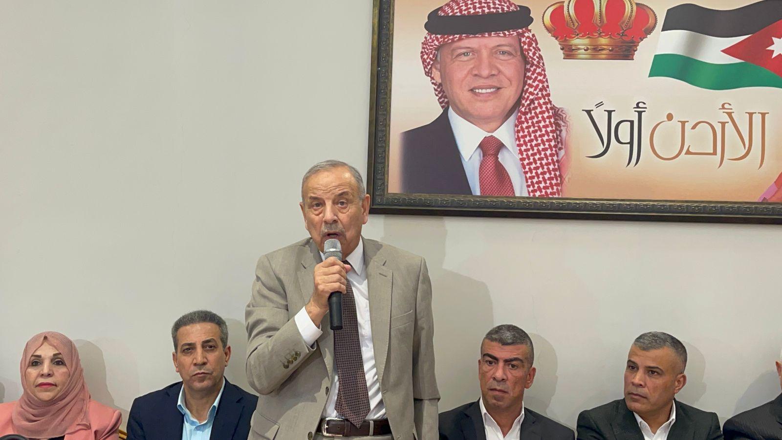 كريشان : يرعى حفل افطار عمال الوطن في بلدية جرش (مصور)