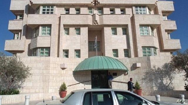 بينها الأردن .. الاحتلال يخلي 7 سفارات خشية رد إيراني