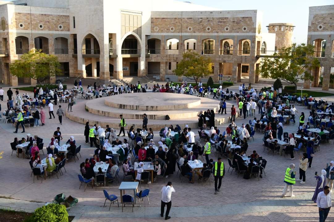 جامعة العلوم والتكنولوجيا الأردنية تقيم إفطارًا خيريًا للأيتام