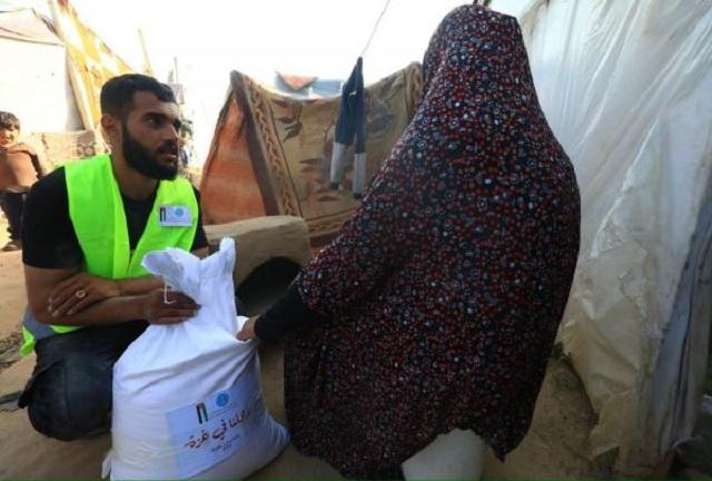 الخيرية الهاشمية: 1717 طن طحين وزعت في غزة خلال رمضان