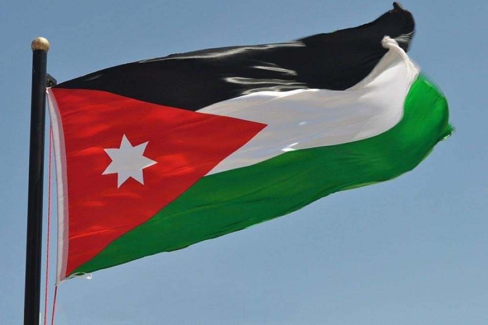 جامعة عجلون الوطنية:يوم العلم راية خفاقه في سماء الأردن.