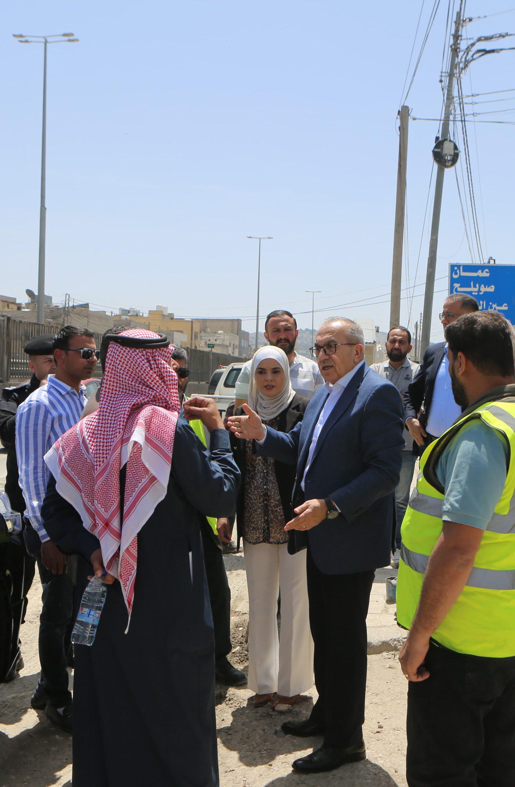 أبو السمن يشرف على بدء أعمال صيانة طريق عمان-جرش ضمن لواء عين الباشا