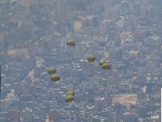 الجيش ينفذ 6 إنزالات جوية لمساعدات على شمال غزة