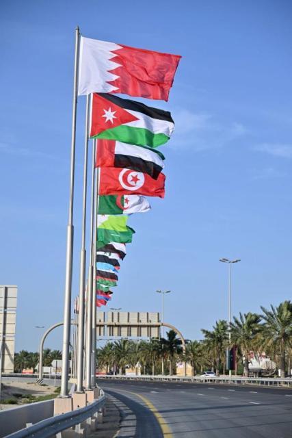 القمة العربية تلتئم في المنامة .. الملك يلقي كلمة الأردن .. وغزة تسيطر على الأجواء