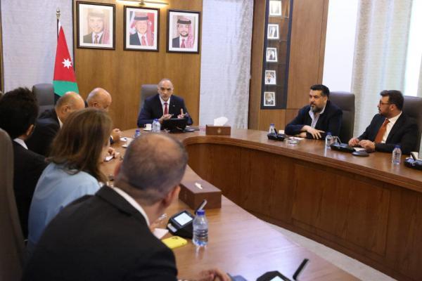 الخصاونة: الأردن يثق بنفسه وماضون ببرامج ومشاريع التحديث الشامل