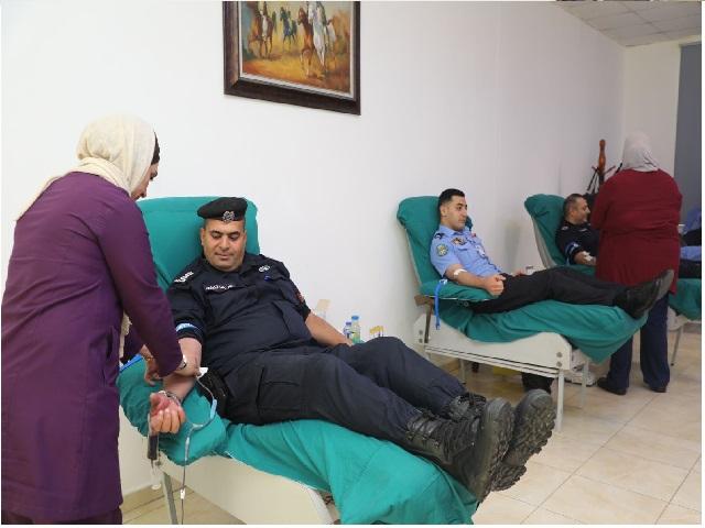 نشامى الأمن العام يتبرعون بالدم بأعداد كبيرة