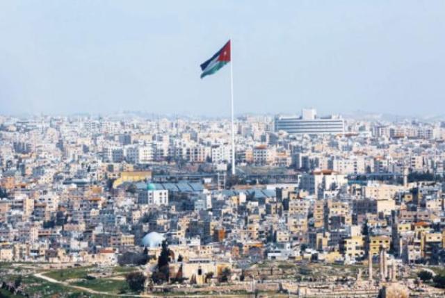 أجواء حارة الخميس وانخفاض ملموس الجمعة