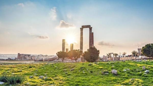 طقس دافئ الأحد وحار نسبياً الاثنين