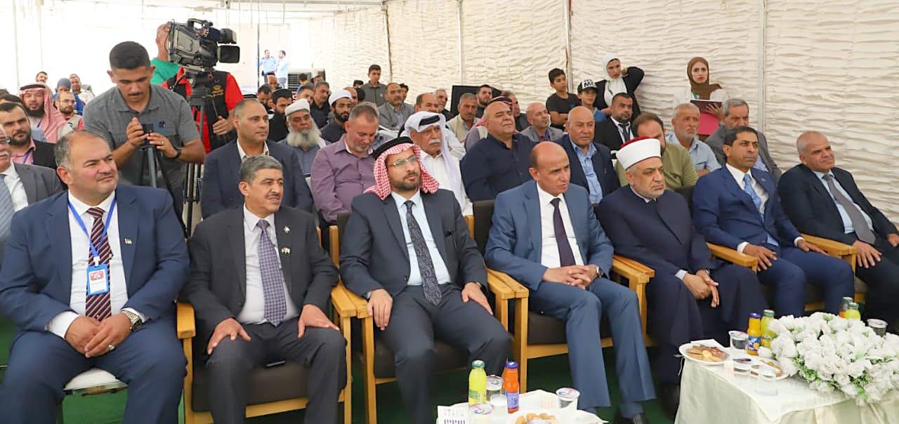 الخلايلة يفتتح الملتقى الخيري والطبي المجاني في راجب ..صور