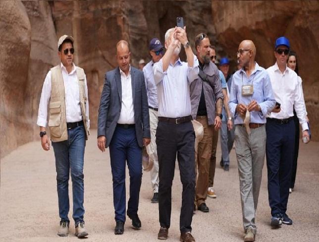 الرئيس التشيكي يزور مدينة البترا