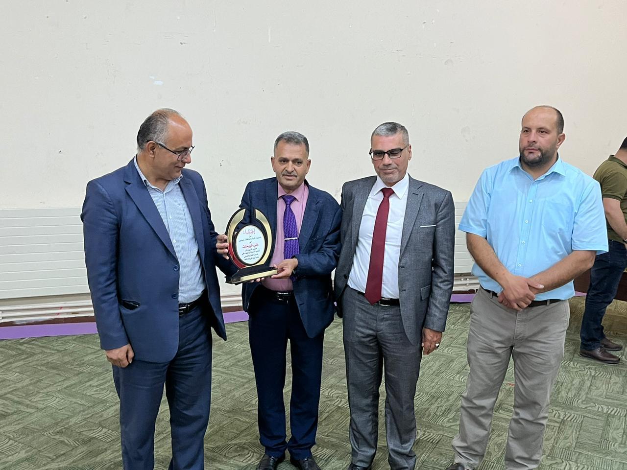 شباب عجلون تحتفل بمناسبة عيد الجلوس الملكي (مصور)