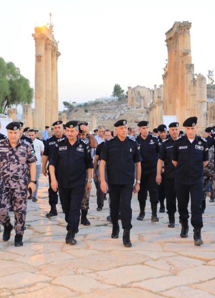 مدير الأمن العام يتفقّد موقع مهرجان جرش