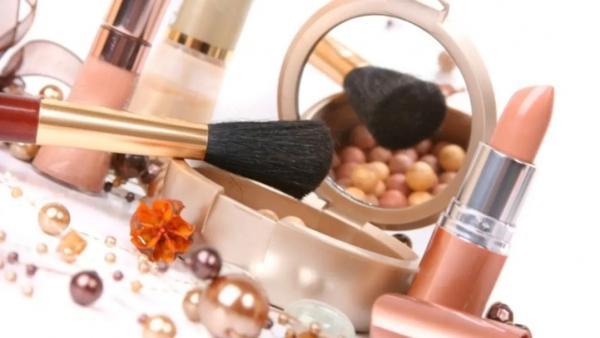 %80 تراجع الطلب على مستحضرات التجميل و40% على الصالونات