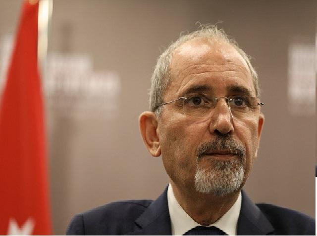 الصفدي ينقل رسالة من الملك للرئيس الإيراني خلال زيارته طهران