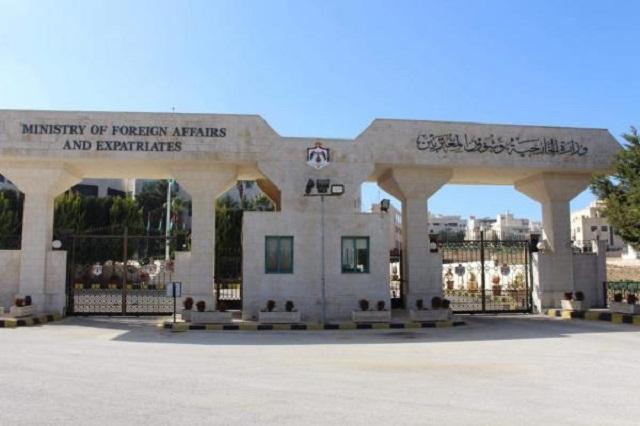 ألف أردني في لبنان يسجلون على منصة الخارجية لمساعدتهم