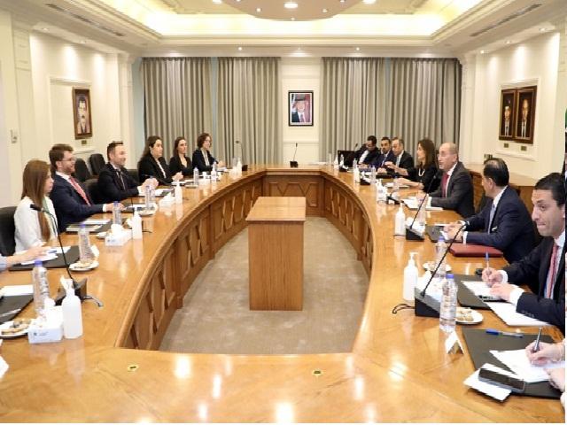 الصفدي: خفض التصعيد في المنطقة يبدأ بوقف العدوان على غزة