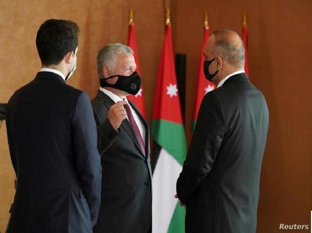 الملك يوجه رسالة للخصاونة