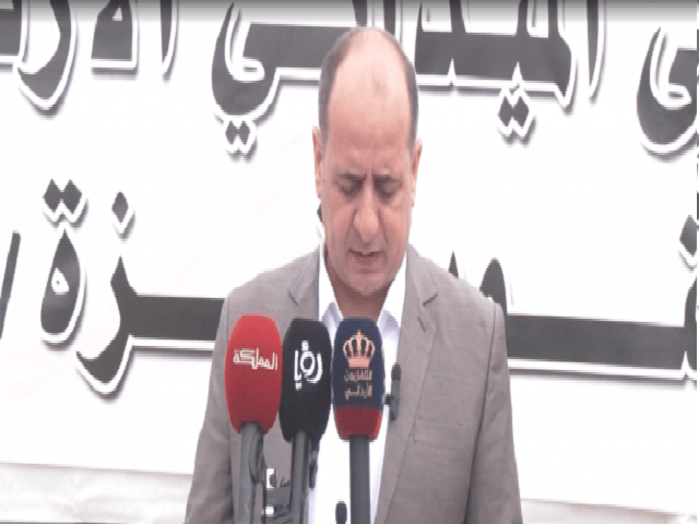 الميداني الأردني يبدأ تركيب الأطراف الاصطناعية للمصابين جنوب غزة