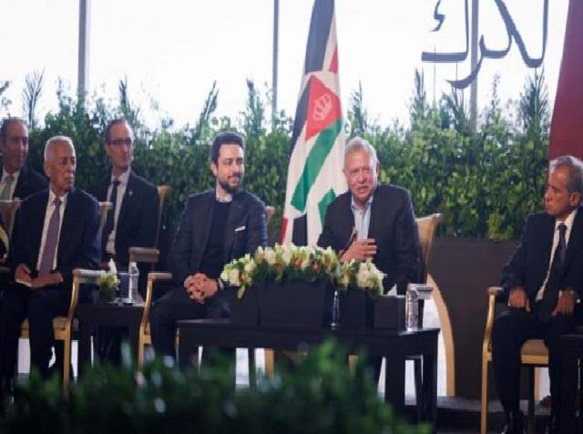 الملك ينعم بميدالية اليوبيل الفضي على شخصيات في الكرك (اسماء)