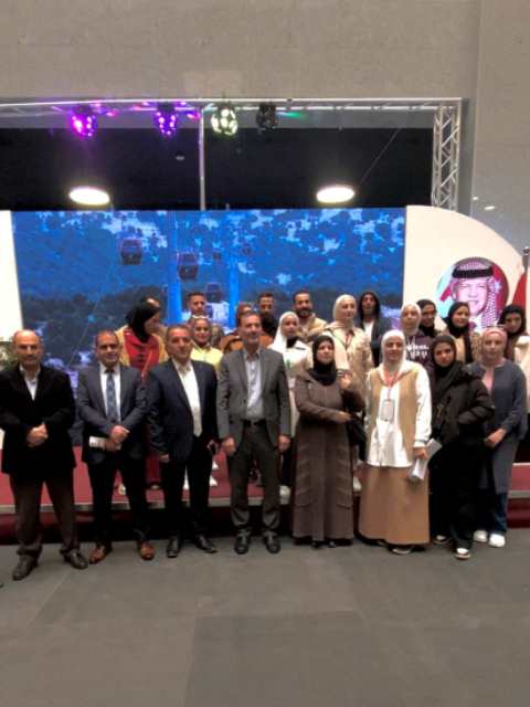 وفد من طلبة جامعة عجلون الوطنية يزور مهرجان الزيتون الوطني 25