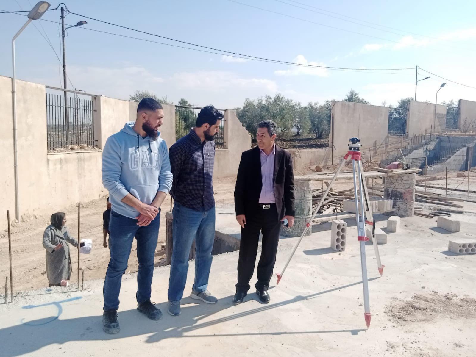 مدير شباب إربد يتفقد مشروع مركز شباب وشابات الوسطية والمرافق الرياضية
