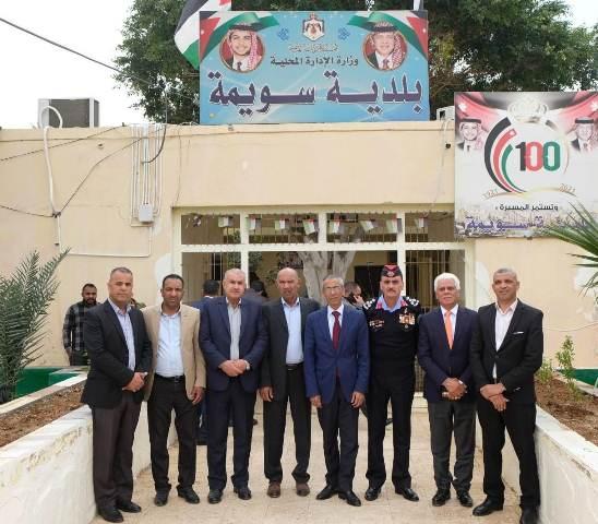 محافظ البلقاء يتفقد بلدية سويمه ويؤكد على دعم المشاريع التنموية